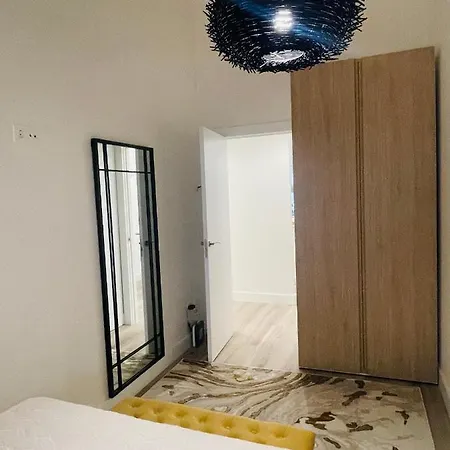 Gonzalez Del Valle اوفيدو