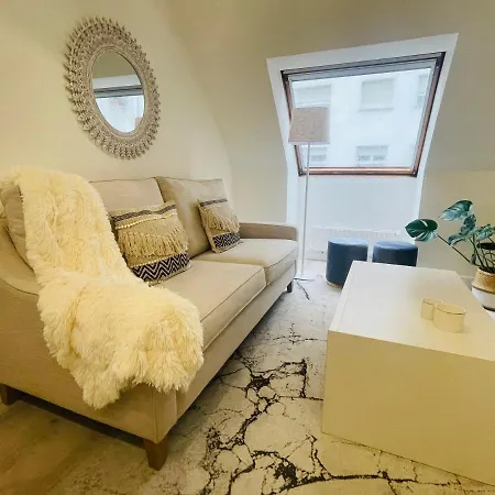 Gonzalez Del Valle اوفيدو