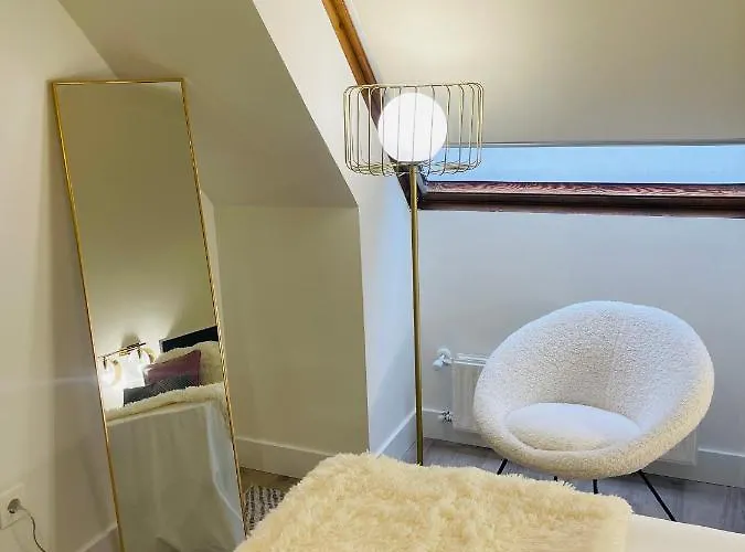 Gonzalez Del Valle *