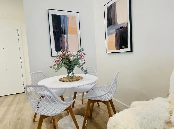 Gonzalez Del Valle *