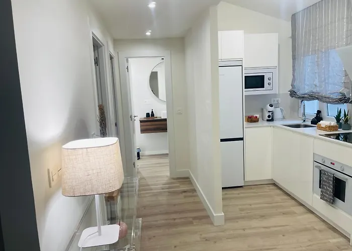 Gonzalez Del Valle *